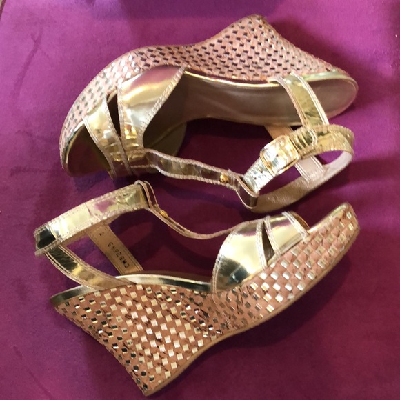 Stuart Weitzman Gold Leather & Cork Wedge Shoes